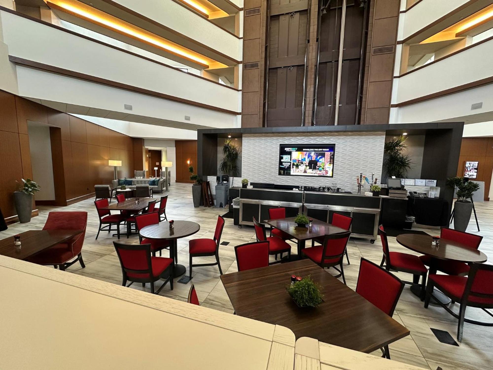 Crowne Plaza Lansing By Ihg Hotel Exterior photo