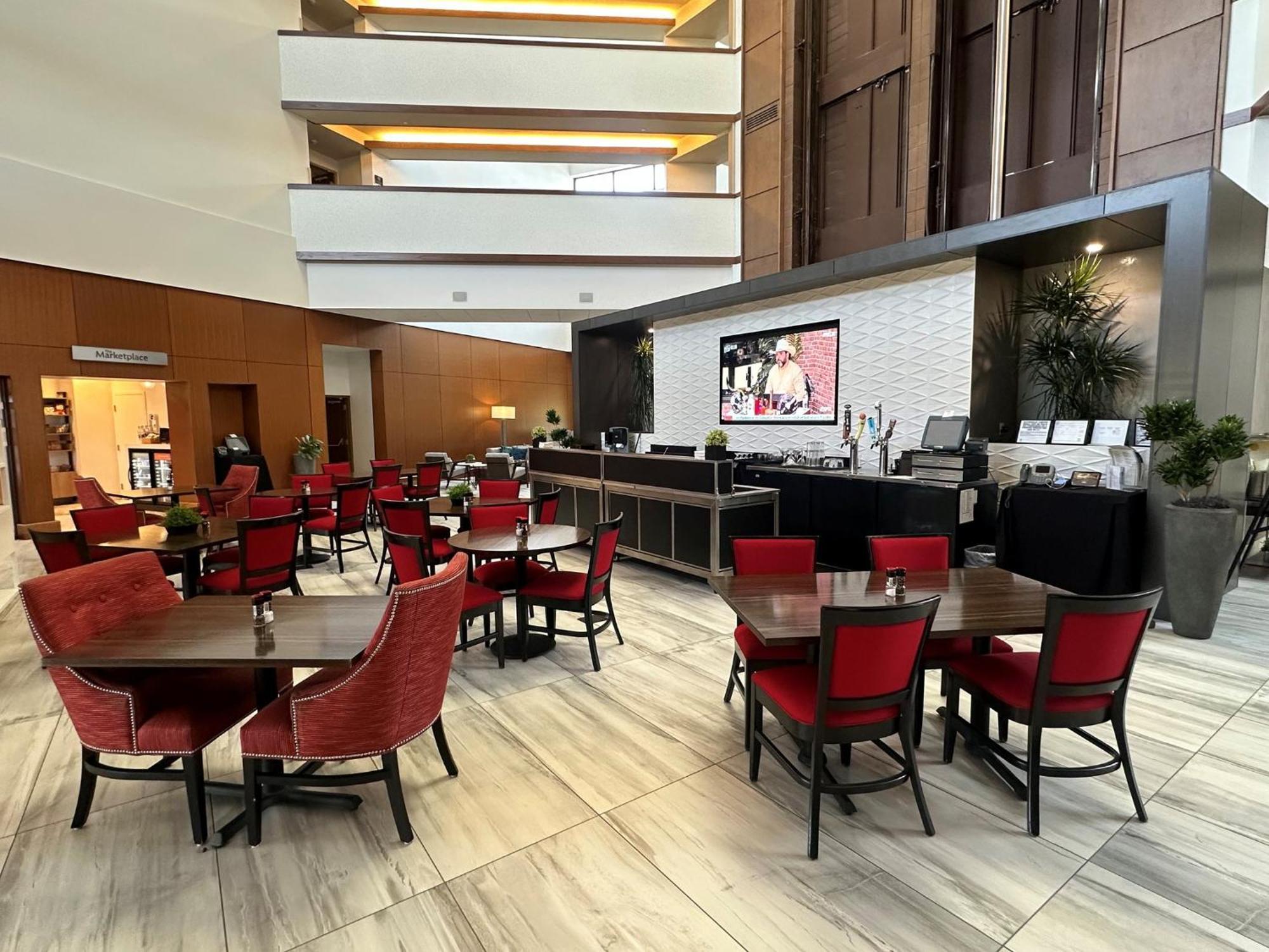 Crowne Plaza Lansing By Ihg Hotel Exterior photo